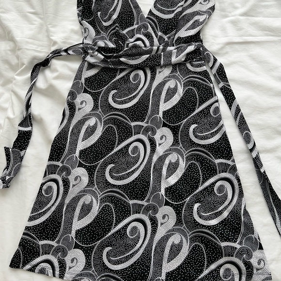 🖤Paisley b&w print low cut sexy evening / summer dress - Picture 13 of 16